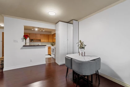 Breakfast Nook Photo of 904 615 Belmont Street, New Westminster, BC