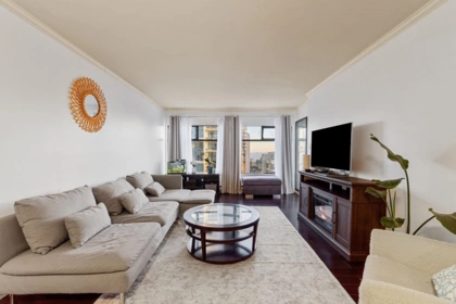 904 615 Belmont Street, New Westminster, BC, Uptown NW — 1 bed apartment/condo for sale