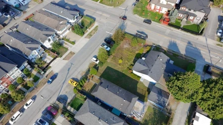 Garden / Landscaping Photo of 3047 Oxford Street, Port Coquitlam, BC