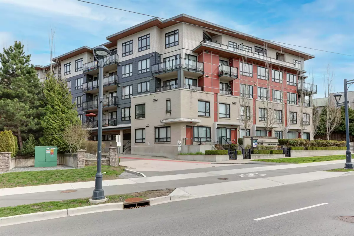 Hallway Photo of 205 13925 Fraser Highway, Surrey, BC