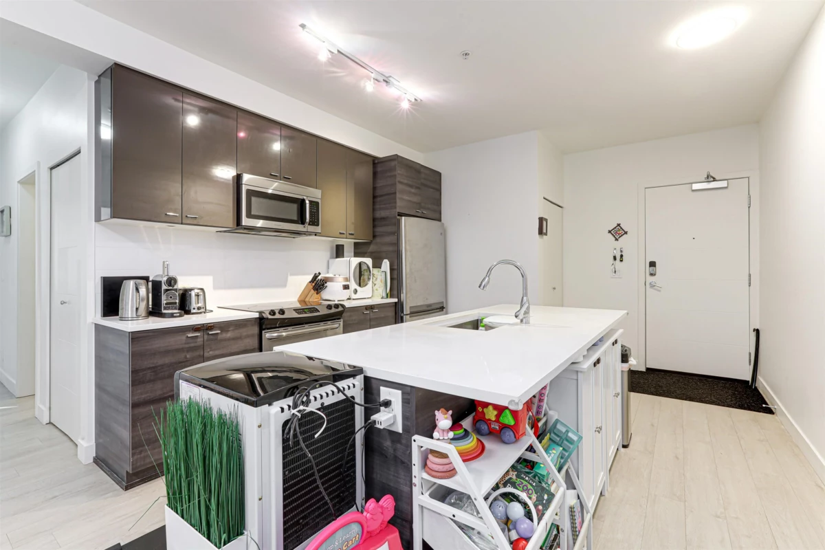 Kitchen Island Photo of 205 13925 Fraser Highway, Surrey, BC