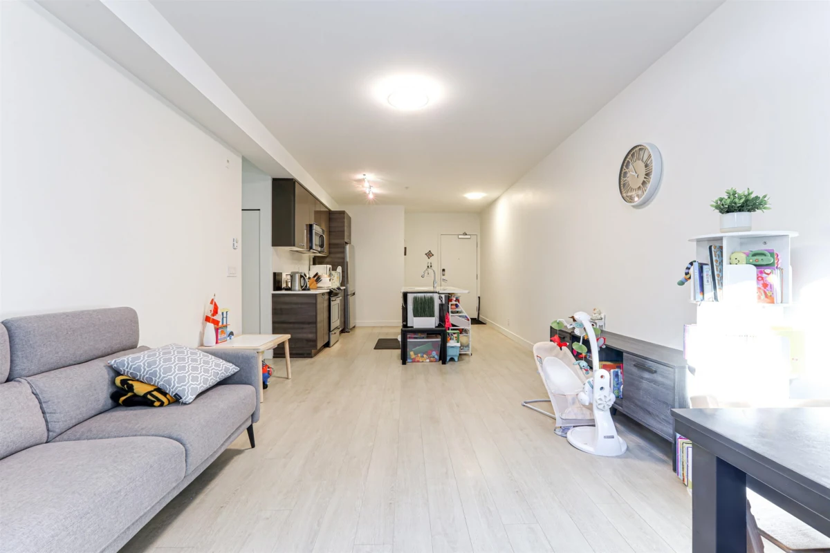 Kitchen Photo of 205 13925 Fraser Highway, Surrey, BC