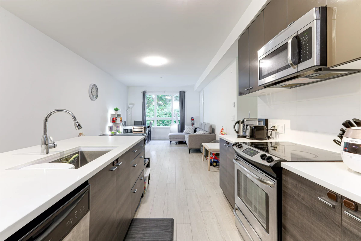 Primary Bathroom Photo of 205 13925 Fraser Highway, Surrey, BC