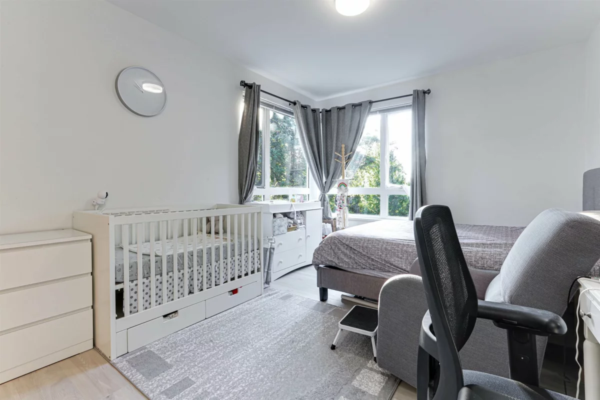 Walk-In Closet Photo of 205 13925 Fraser Highway, Surrey, BC