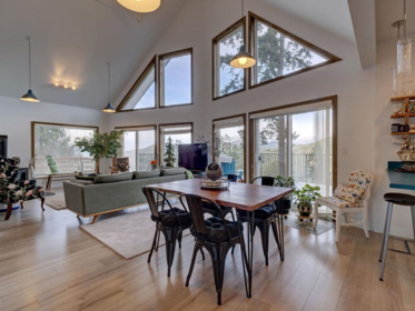 5280 Cecil Hill Road, Madeira Park, BC, Pender Harbour Egmont — 3 bed single family residence for sale