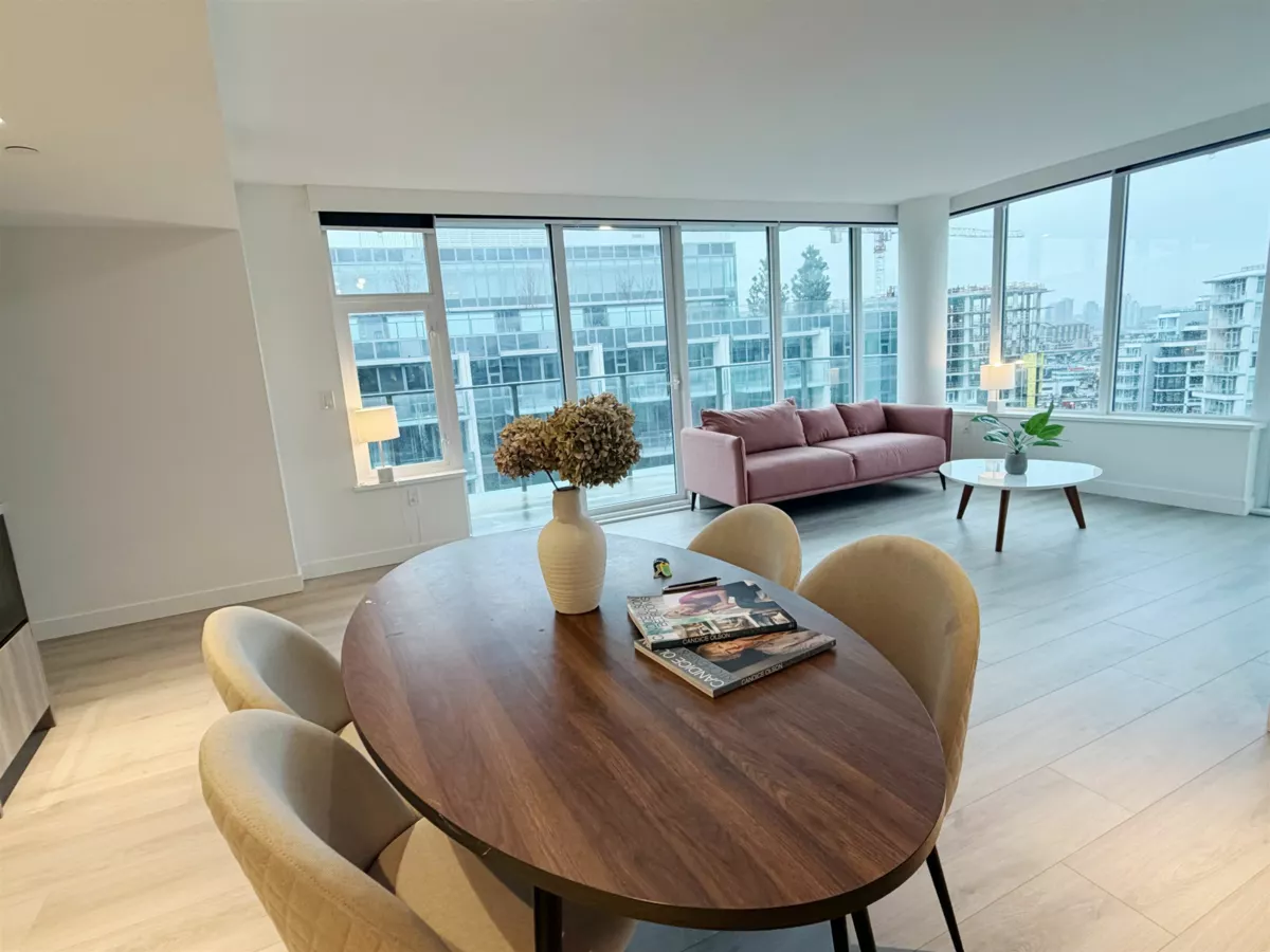 Kitchen Island Photo of 1385 8608 Hazelbridge Way, Richmond, BC