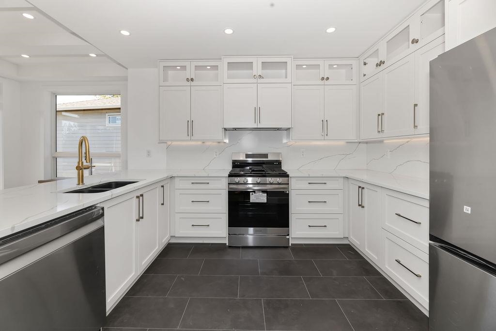 Dining Area Photo of 6315 Burdett Road, Sechelt, BC