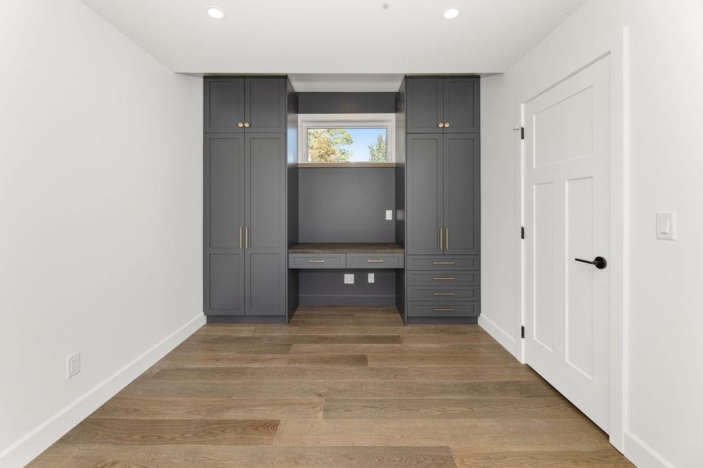 Hallway Photo of 6315 Burdett Road, Sechelt, BC