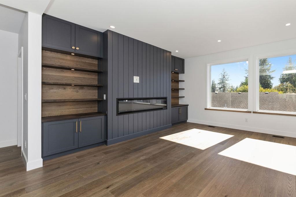 Primary Bathroom Photo of 6315 Burdett Road, Sechelt, BC