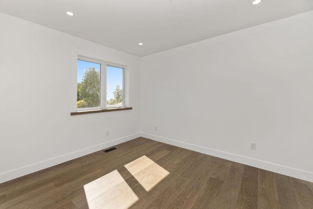 Staircase Photo of 6315 Burdett Road, Sechelt, BC