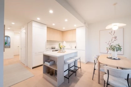 205 585 Kemsley Avenue, Coquitlam, BC, Coquitlam — Apartment/Condo for sale
