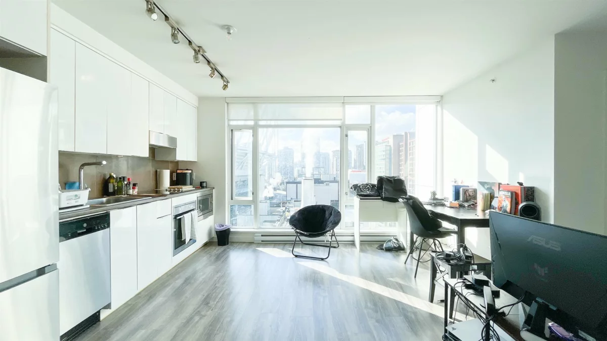 Family Room Photo of 905 161 W Georgia Street, Vancouver, BC