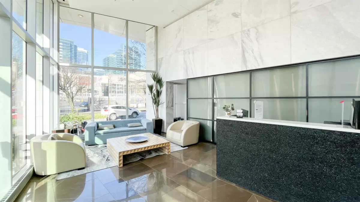 Living Room Photo of 905 161 W Georgia Street, Vancouver, BC