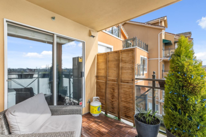 312 6 Renaissance Square, New Westminster, BC