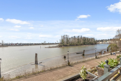 312 6 Renaissance Square, New Westminster, BC