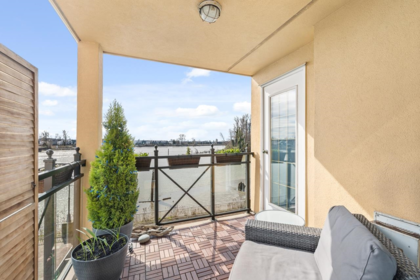 312 6 Renaissance Square, New Westminster, BC