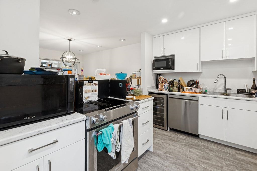 Kitchen Photo of 6605 Turnberry Crescent, Vancouver, BC