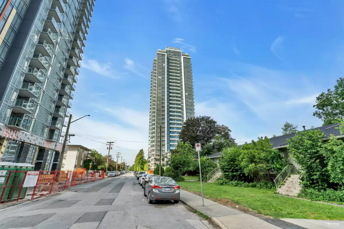 Backyard Photo of 1105 6463 Silver Avenue, Burnaby, BC