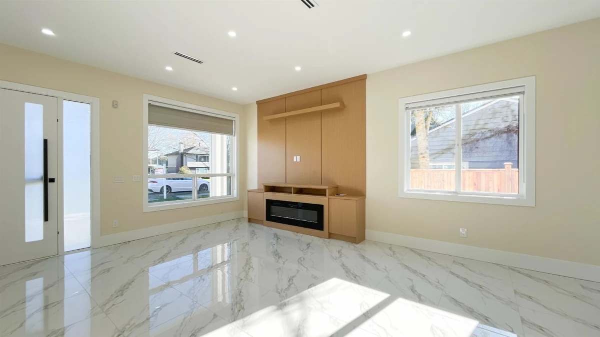 Walk-In Closet Photo of 5169 57 Street, Ladner, BC