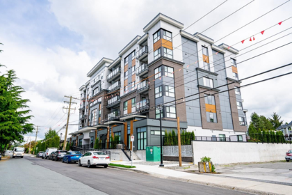 211 20695 Eastleigh Crescent, Langley, BC, Langley City — 1 bed apartment/condo for sale