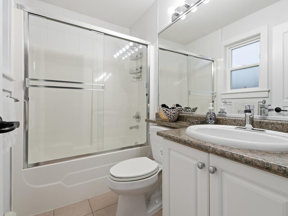 Entry Foyer Photo of 7855 112a Street, Delta, BC