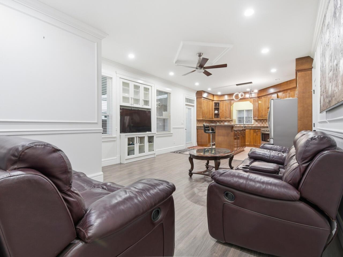 Kitchen Island Photo of 7855 112a Street, Delta, BC