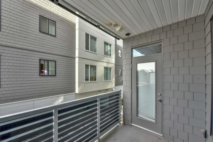 Entry Foyer Photo of 207 15835 85 Avenue, Surrey, BC