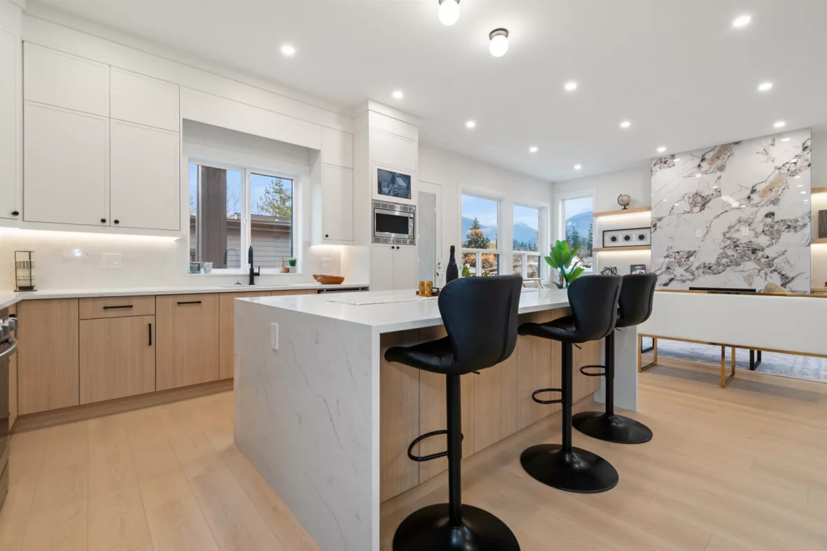 Breakfast Nook Photo of 7 45141 Watson Road, Chilliwack, BC
