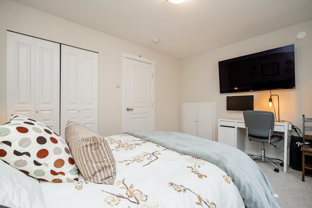 Backyard Photo of 91 5551 Admiral Way, Delta, BC