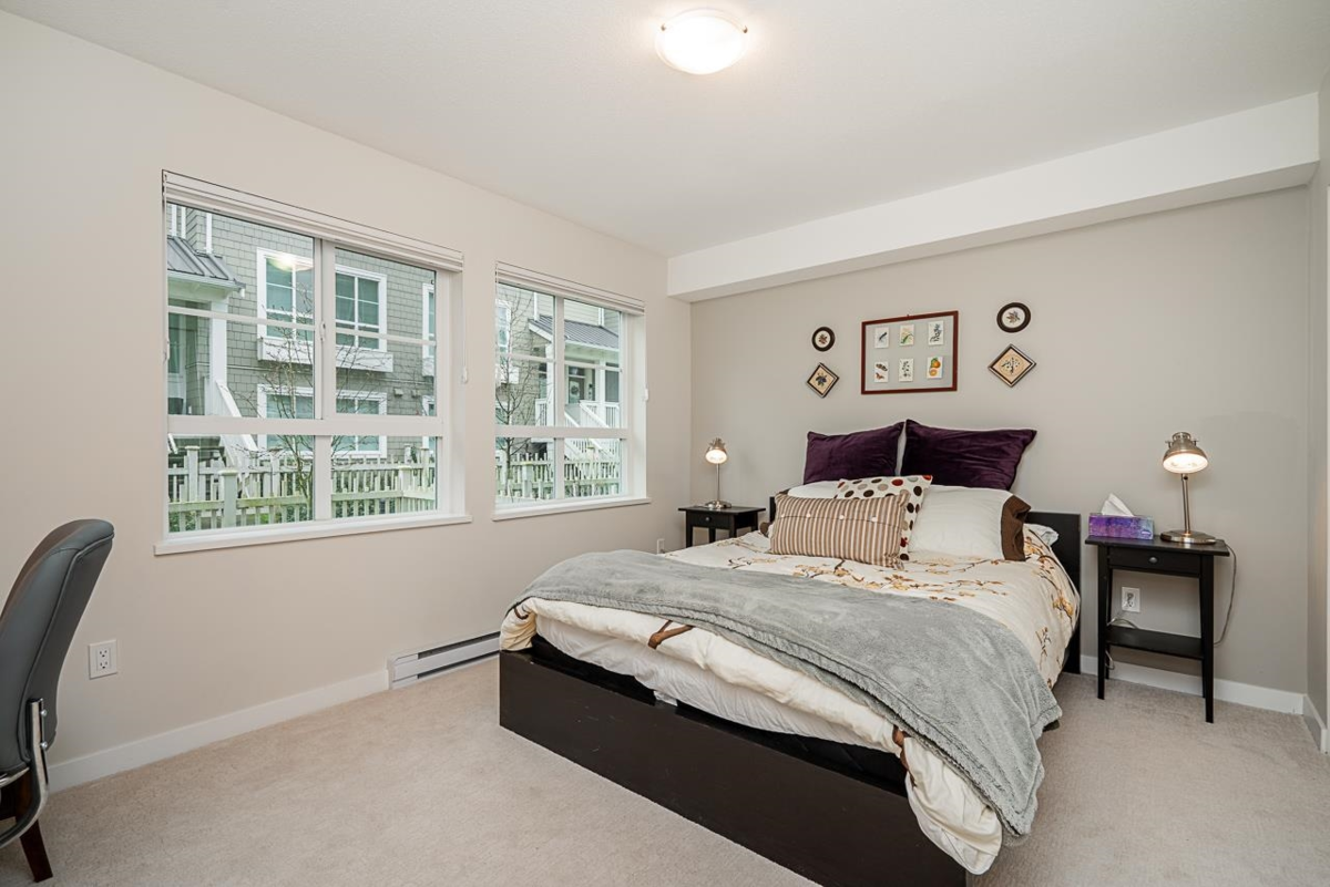 Outdoor Deck Photo of 91 5551 Admiral Way, Delta, BC