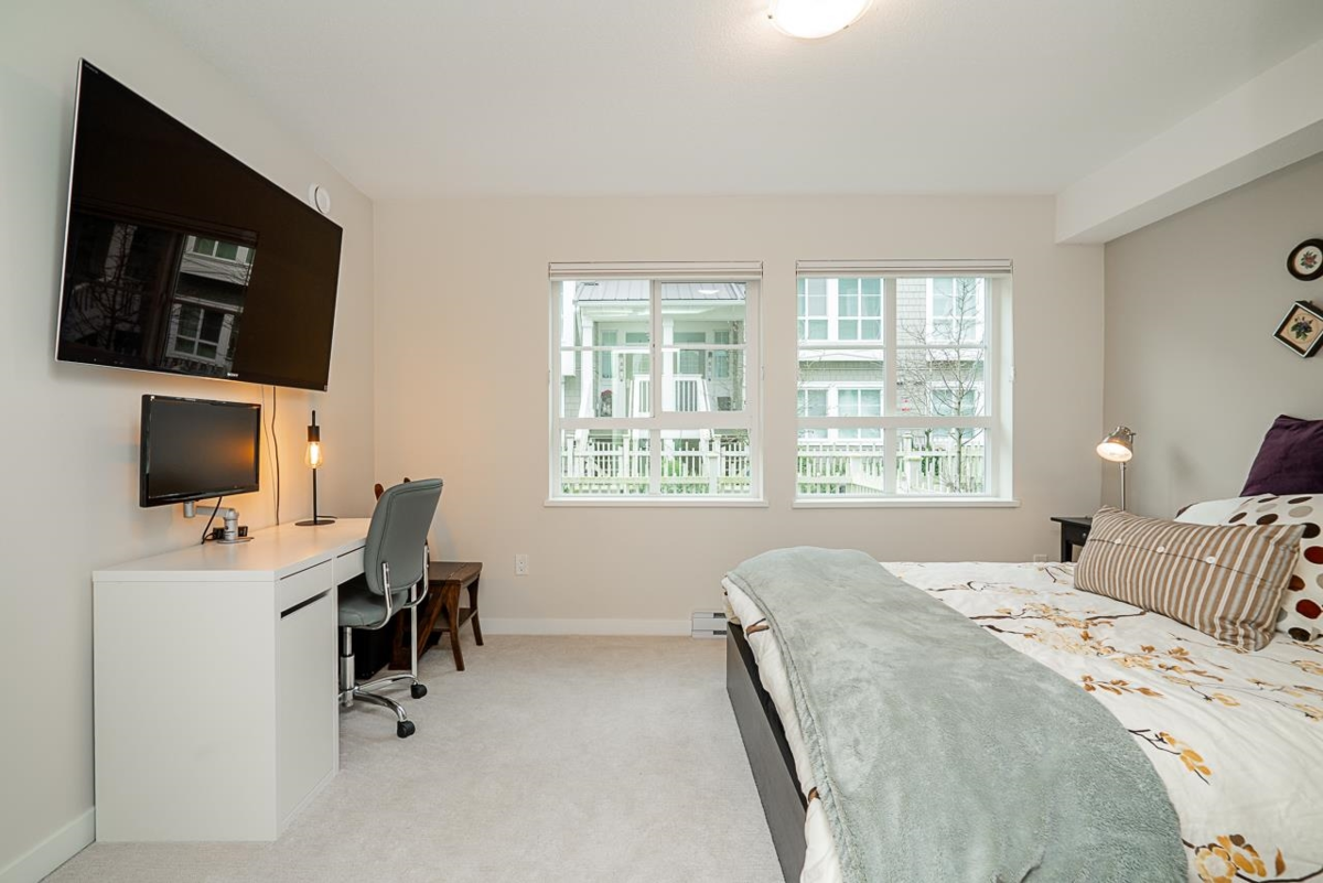 Outdoor Patio Photo of 91 5551 Admiral Way, Delta, BC