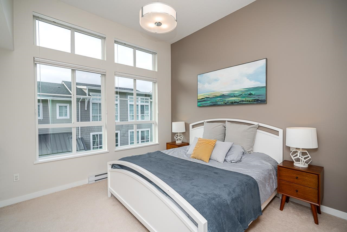 Powder Room Photo of 91 5551 Admiral Way, Delta, BC