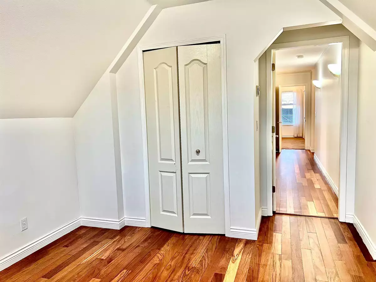 Basement Recreation Room Photo of 16160 14b Avenue, Surrey, BC