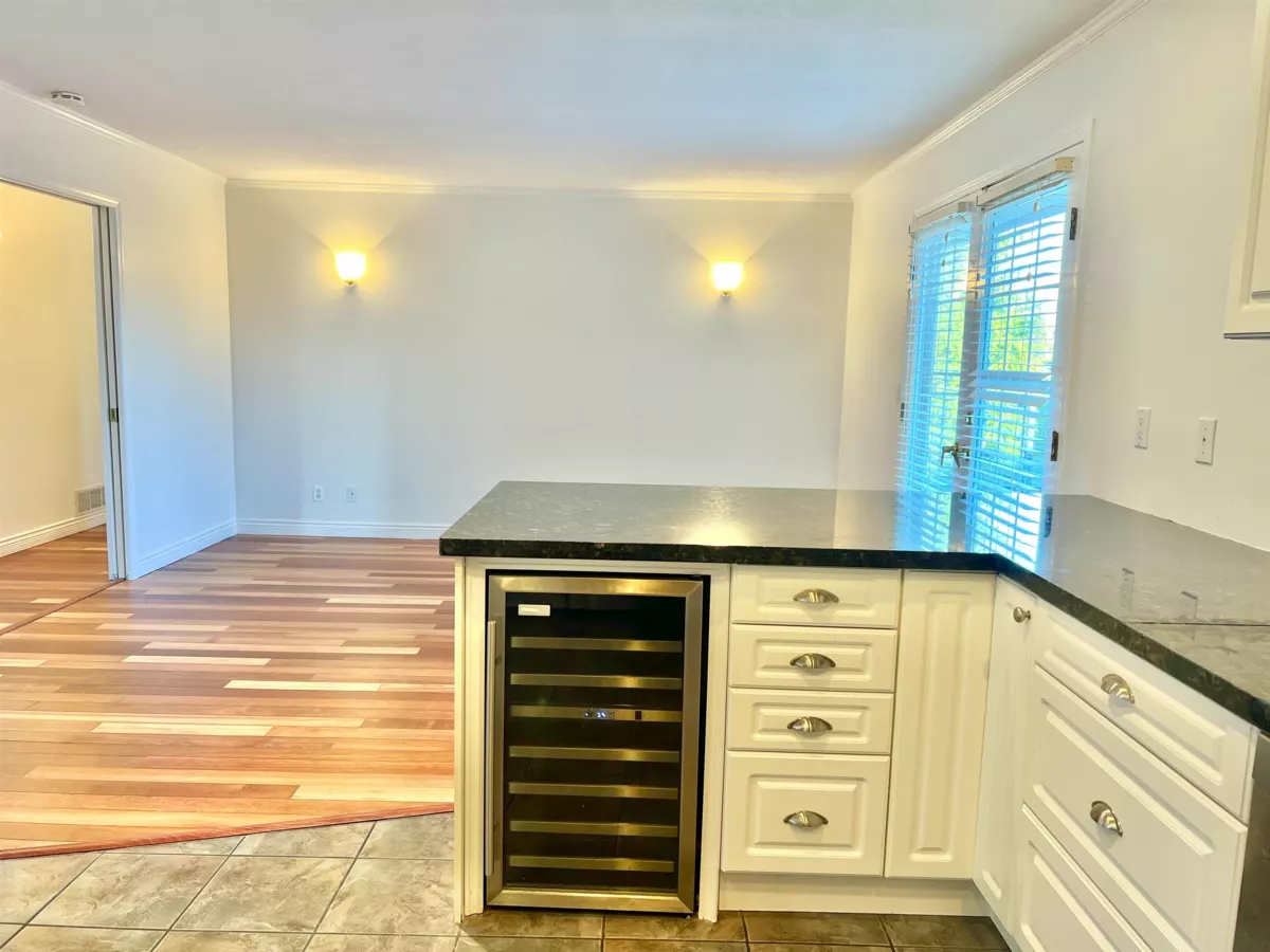 Breakfast Nook Photo of 16160 14b Avenue, Surrey, BC