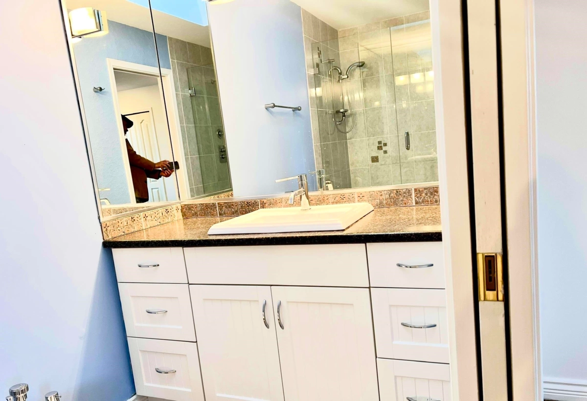 Mudroom Photo of 16160 14b Avenue, Surrey, BC