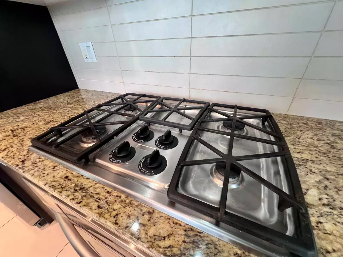 Primary Bathroom Photo of 2902 7088 18th Avenue, Burnaby, BC