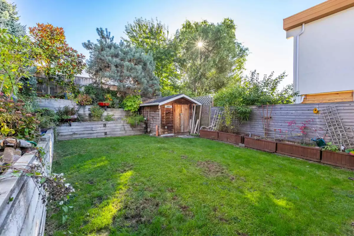 Aerial View of 832 Stevens Street, White Rock, BC