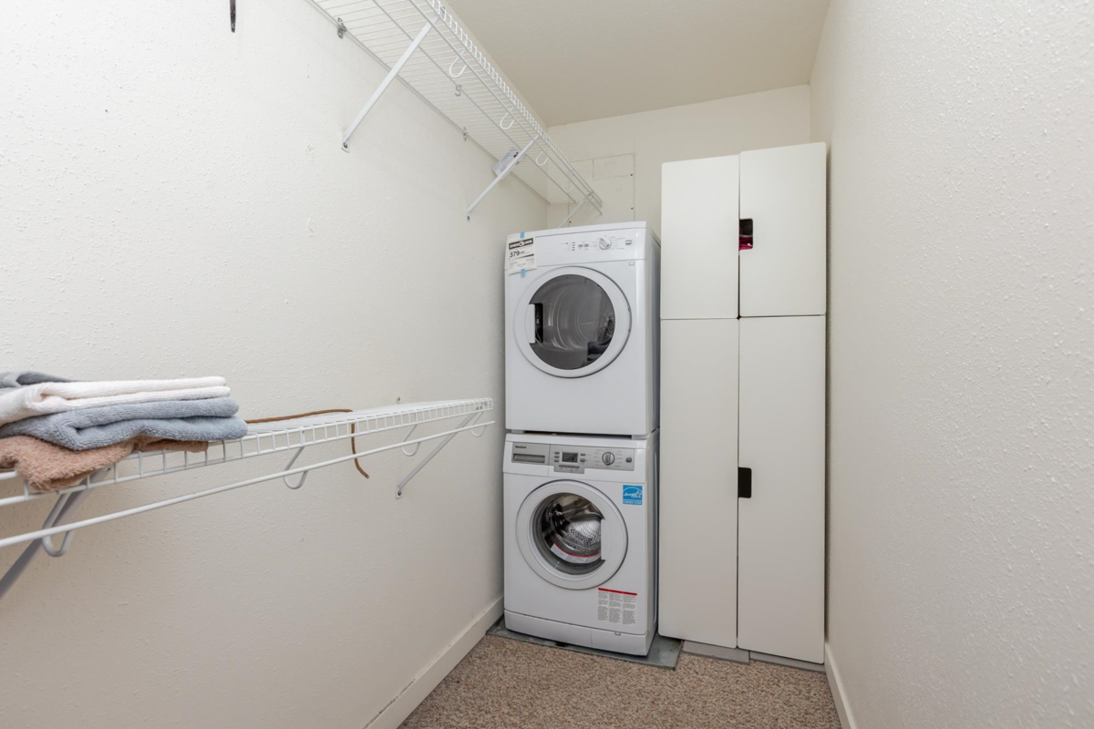 Loft / Bonus Room Photo of 832 Stevens Street, White Rock, BC