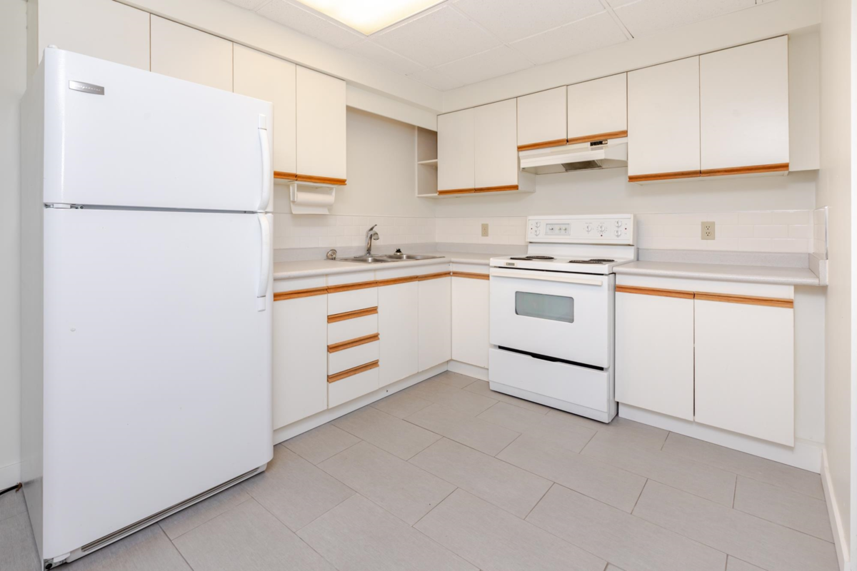 Staircase Photo of 832 Stevens Street, White Rock, BC