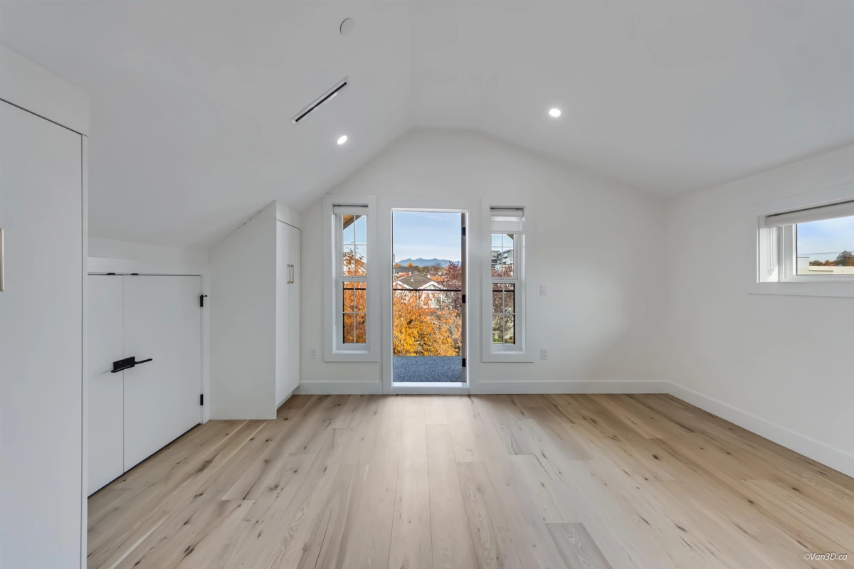 Basement Recreation Room Photo of 1 150 E 51 Avenue, Vancouver, BC