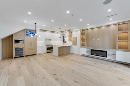 1 150 E 51 Avenue, Vancouver, BC, Vancouver — Half Duplex for sale