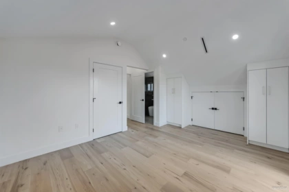 Laundry Room Photo of 1 150 E 51 Avenue, Vancouver, BC