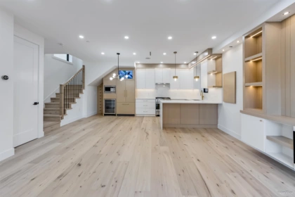 1 150 E 51 Avenue, Vancouver, BC, Vancouver — Half Duplex for sale