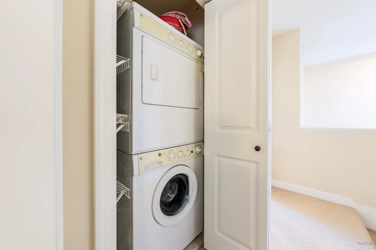 Hot Tub / Spa Photo of 15 3150 Sunnyhurst Road, North Vancouver, BC