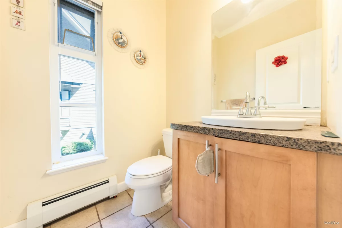 Mudroom Photo of 15 3150 Sunnyhurst Road, North Vancouver, BC