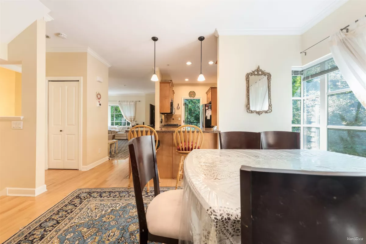 Primary Bathroom Photo of 15 3150 Sunnyhurst Road, North Vancouver, BC