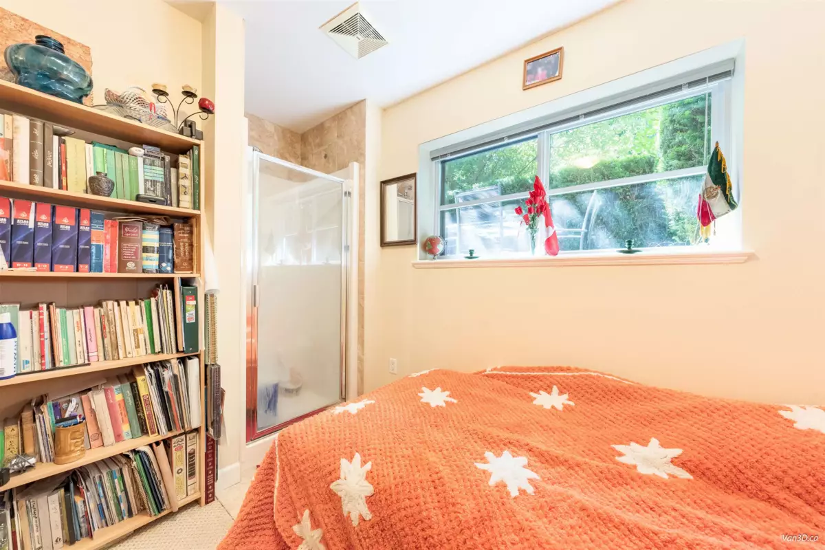 Swimming Pool Photo of 15 3150 Sunnyhurst Road, North Vancouver, BC