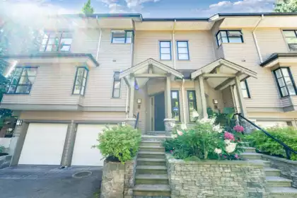 15 3150 Sunnyhurst Road, North Vancouver, BC, North Vancouver — 3 bed townhouse for sale