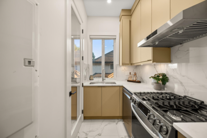 Basement Recreation Room Photo of 11481 138a Street, Surrey, BC