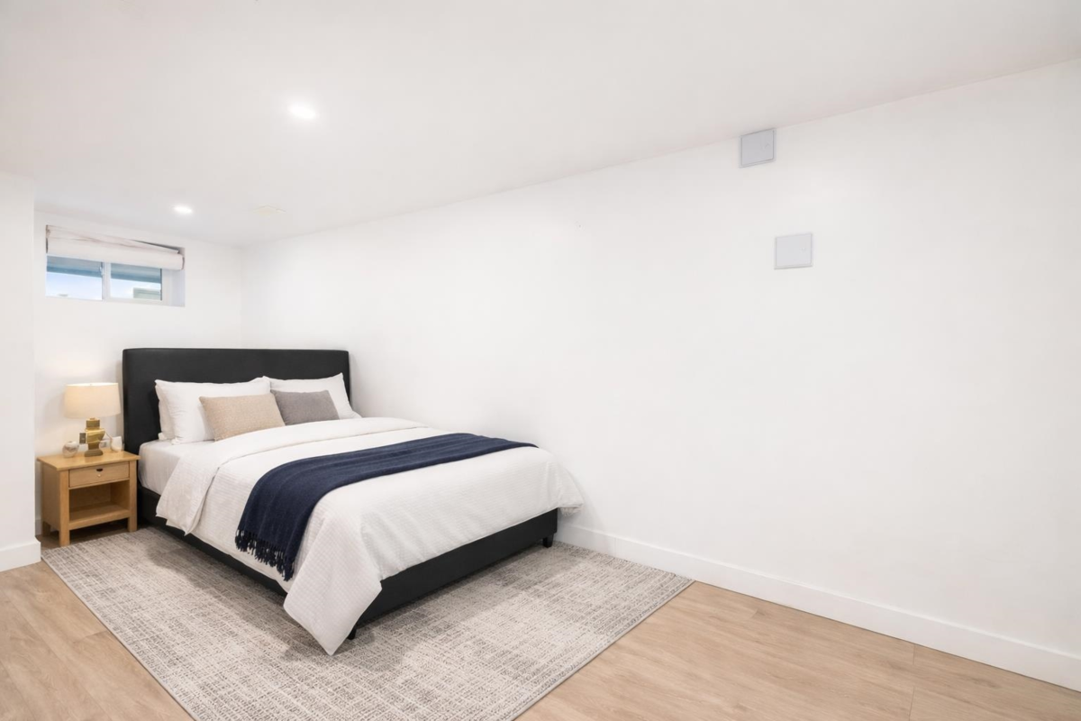 Backyard Photo of 935 Beaconsfield Road, North Vancouver, BC